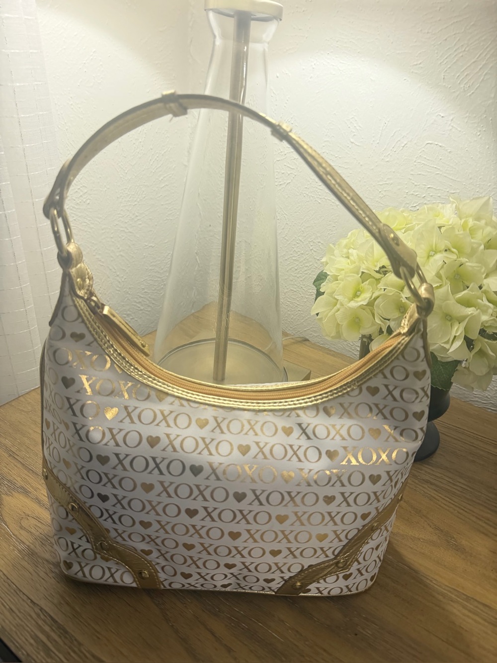 XOXO Gold & White Logo Shoulder Bag Y2K Style - Picture 2 of 8